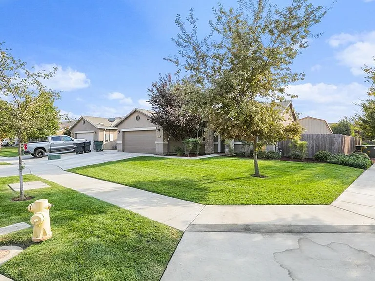 2423 W Corvina Ave — Photo 13