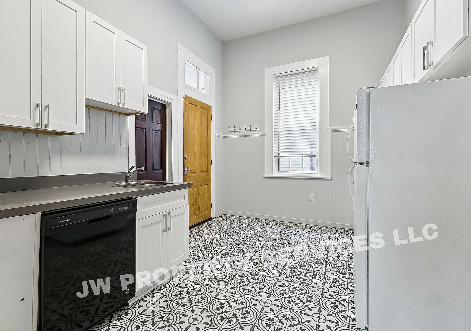5225 Magazine St — Photo 4