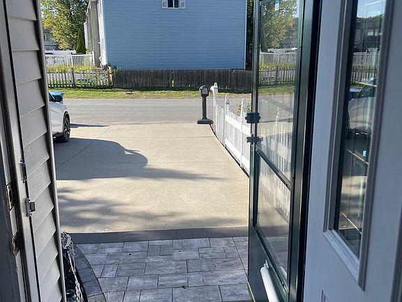 Front door. View to the outside driveway.