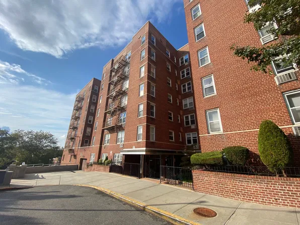 131 74th St APT 4L, Brooklyn, NY 11209