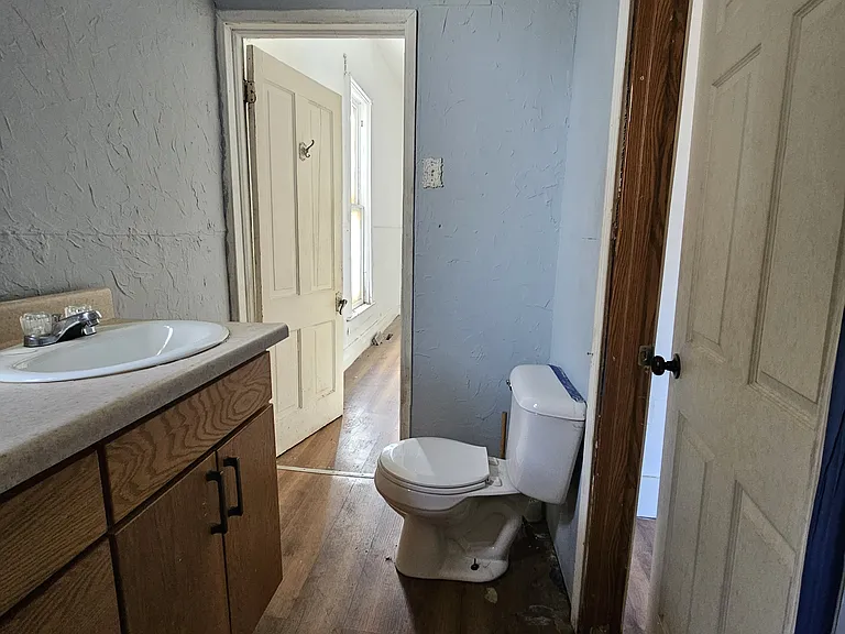 254 W Peoria Ave — Photo 13