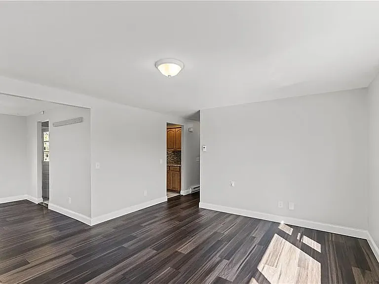 19 Harris St #19 — Photo 8