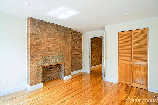 Rented by City Connections Realty | media 19