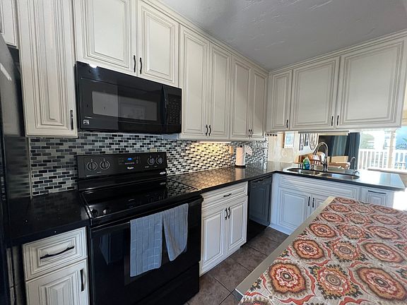 3rd image of 1111 Seacoast Dr Unit 17