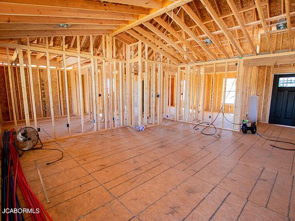 5th image of 923 Cochise Dr