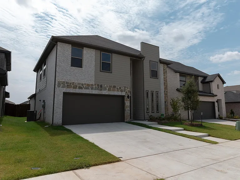 1140 Enchanted Rock Ln — Photo 1