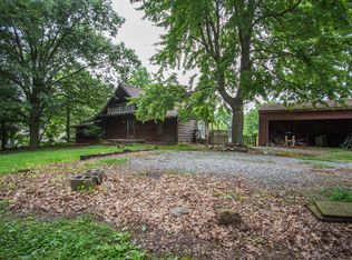 1049 West Harmons Ferry, utica, KY 42376