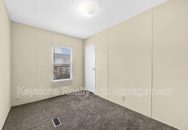 918 Gabby Ln — Photo 12