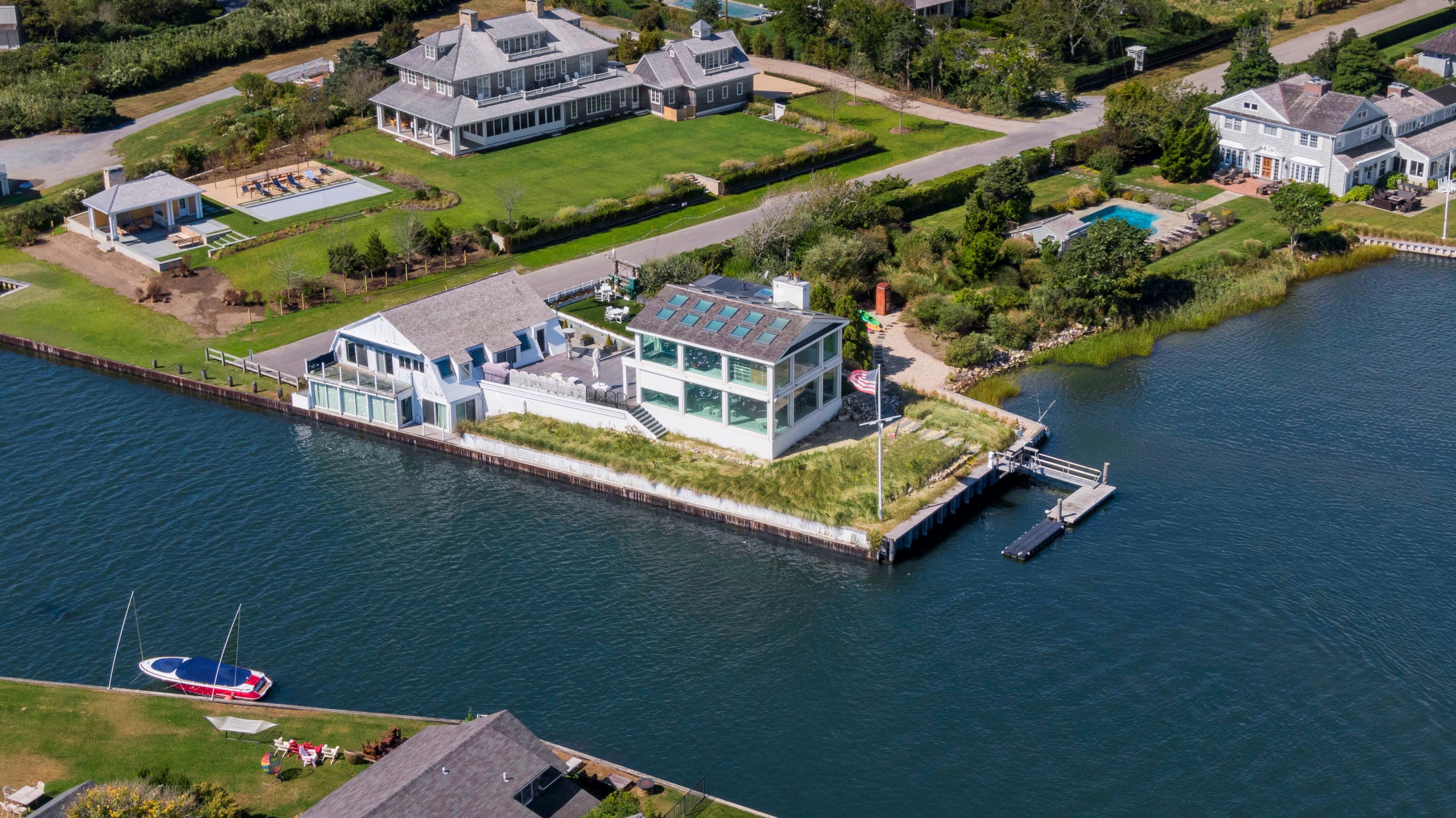 38 Beach Ln, Quogue, NY 11959 Out East