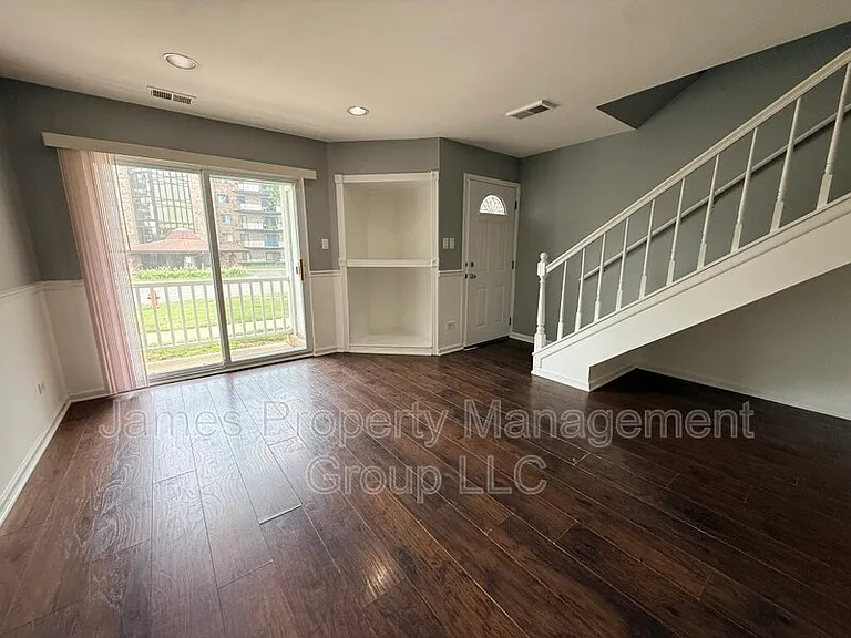 1271 Wyndham Ln #104 — Photo 2