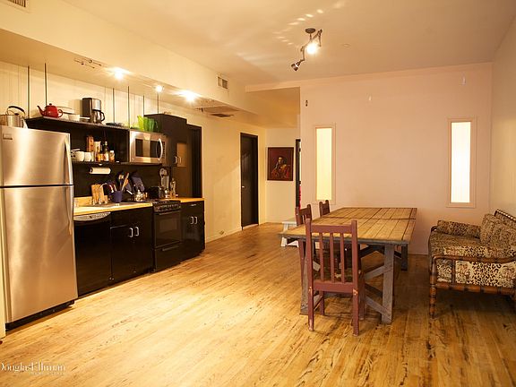 3rd image of 213 Park Ave S #2NDFLOOR