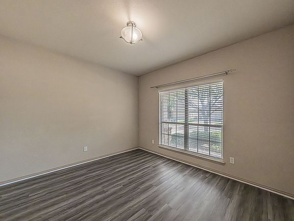 4th image of 11801 Basilwood Dr