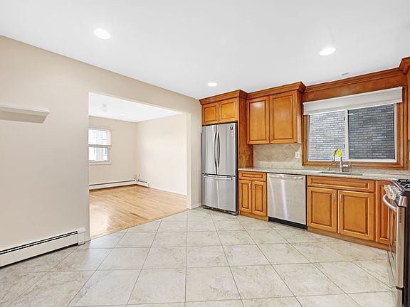 5th image of 436 Washington Ave #A