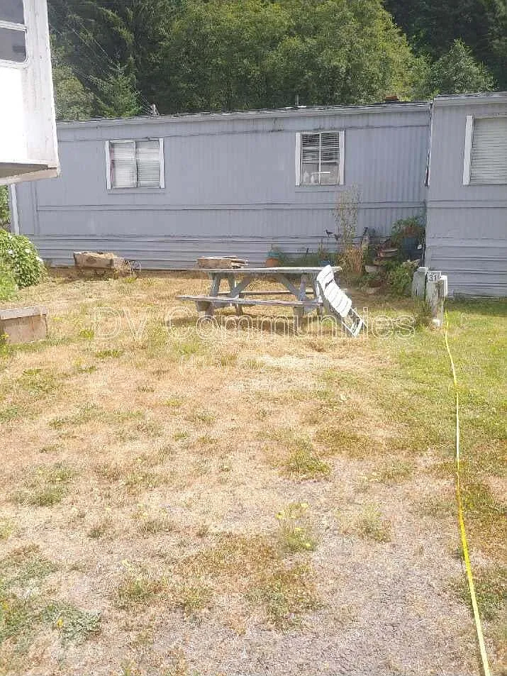 Studio, $375 — Photo 1