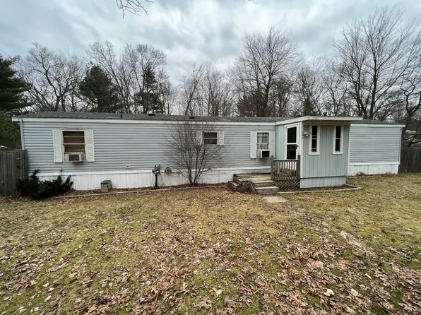 264 E Garfield Rd, Twin Lake, MI 49457