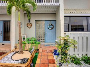 716 NE 20th Ln, Boynton Beach, FL 33435