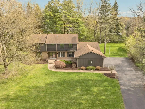 5240 Clarendon Crst, Bloomfield Hills, MI 48302