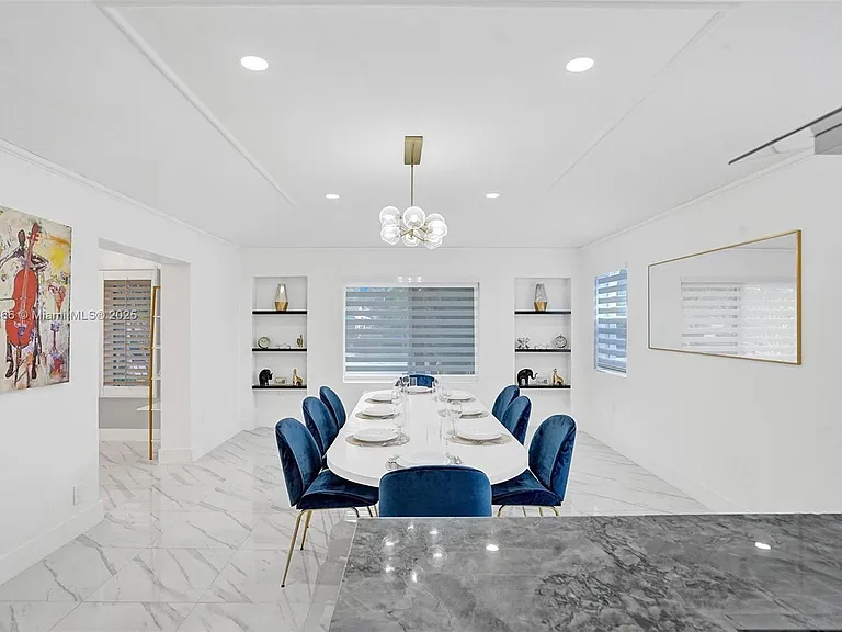 725 Harrison St — Photo 20