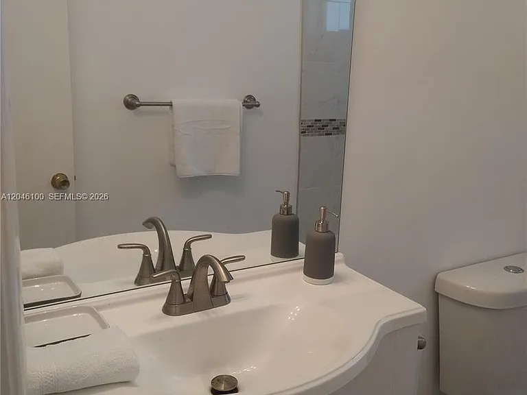 1830 S Treasure Dr #21 — Photo 15