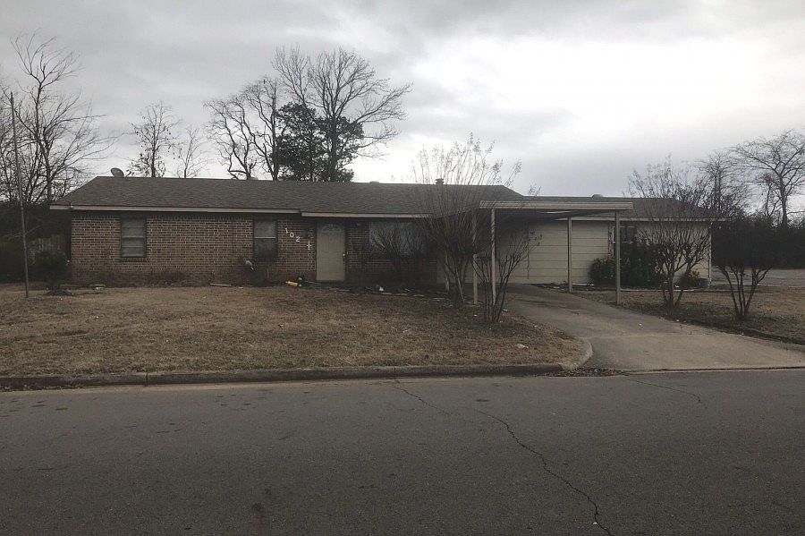 1st image of 102 N 37th St