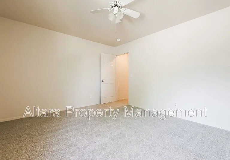 935 Terry St — Photo 8