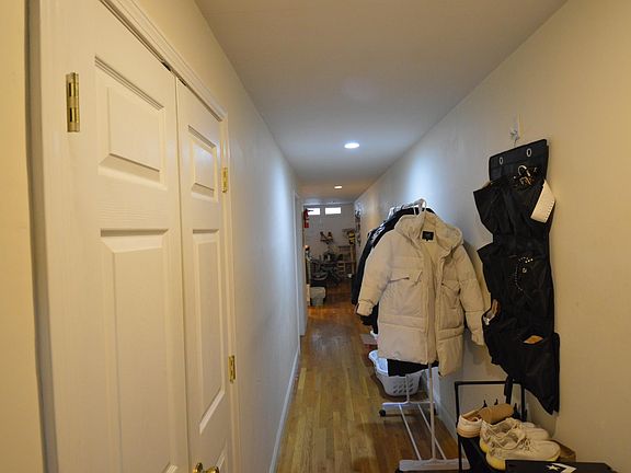 3rd image of 56 Egmont St APT 6A
