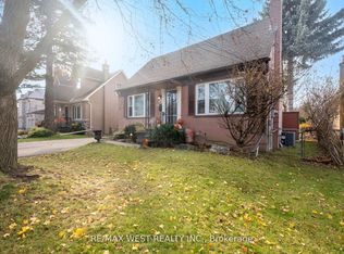 57 Westglen Cres, Toronto, ON M9B 4R2