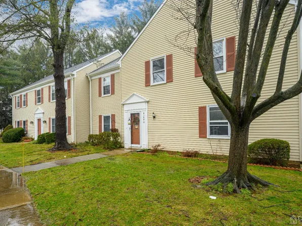 388O Orrington Ln, Monroe Township, NJ 08831