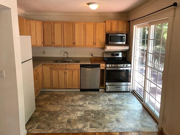 3rd image of 15 Corona Ave