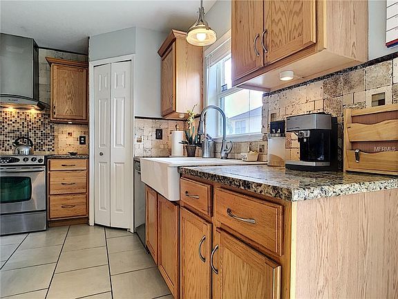 4th image of 1964 Myakka Ct