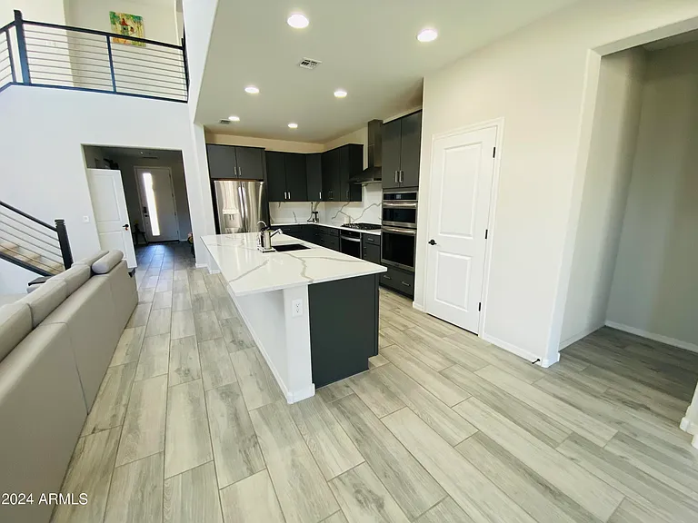 8928 W Missouri Ave — Photo 28
