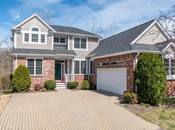 26 Rose Court Way, East Walpole, MA 02032