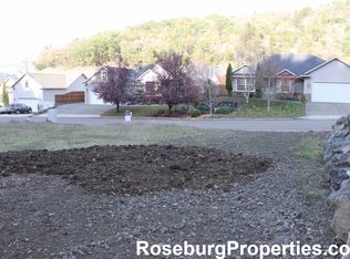237 Oak Valley Loop, Winchester, OR 97495