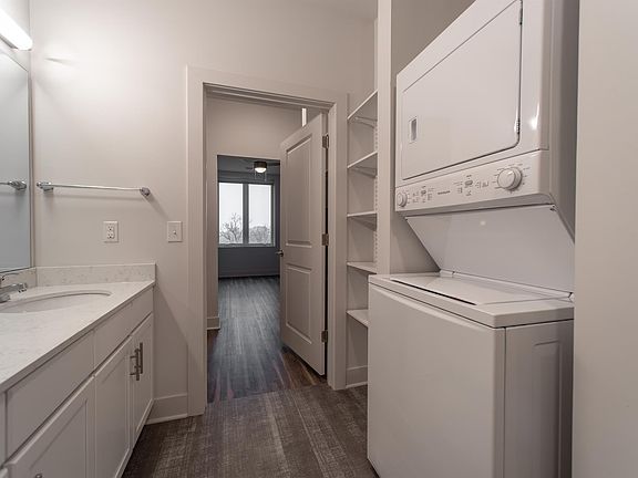 3rd image of 141 Wellington Pl #107