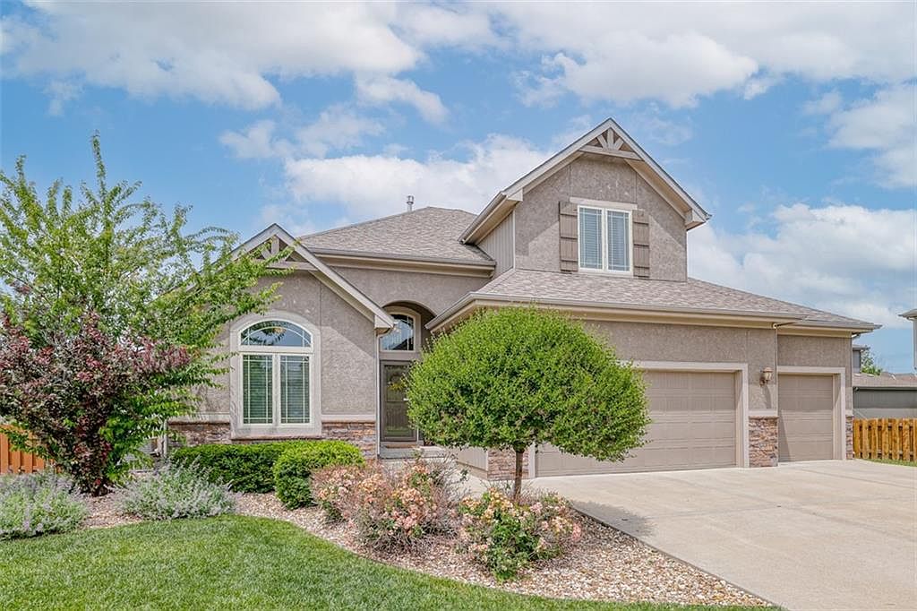 16588 S Parkwood St, Olathe, KS 66062 Zillow