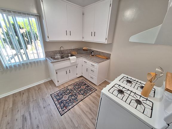 3rd image of 6845 Hazeltine Ave APT 18