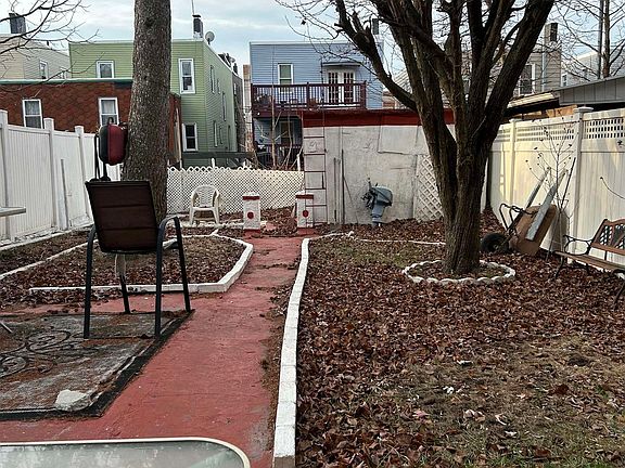 3rd image of 1217 8th St