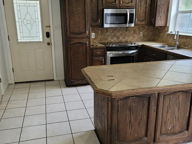 18607 Red Oak Dr — Photo 8