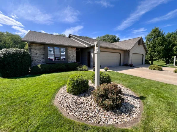 721 Valley View Dr, Fulton, IL 61252