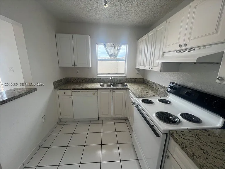 5100 SW 41st St #Penthouse 6 — Photo 34