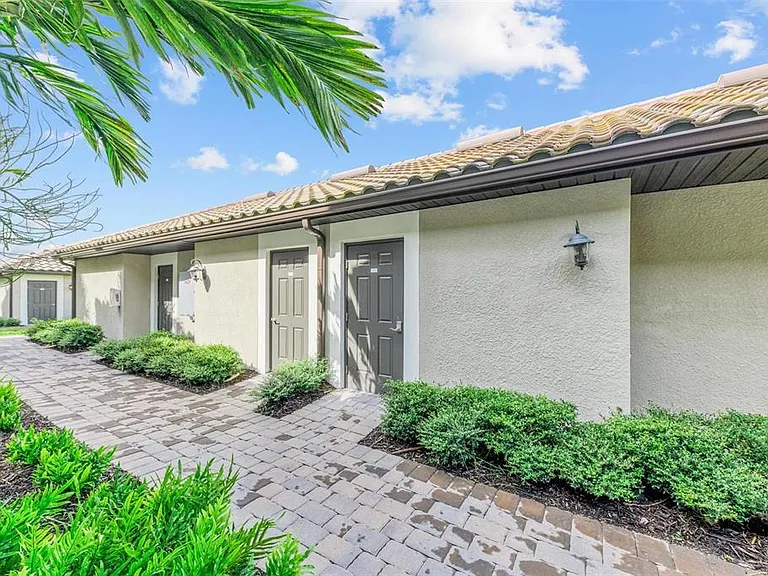 5685 Palmer Cir #105 — Photo 41