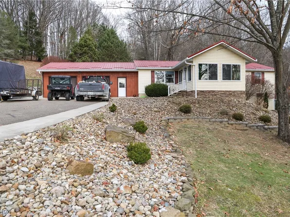 3664 State Route 83, Millersburg, OH 44654