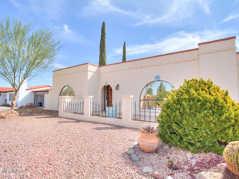 1st image of 320 E Paseo Chuparosas