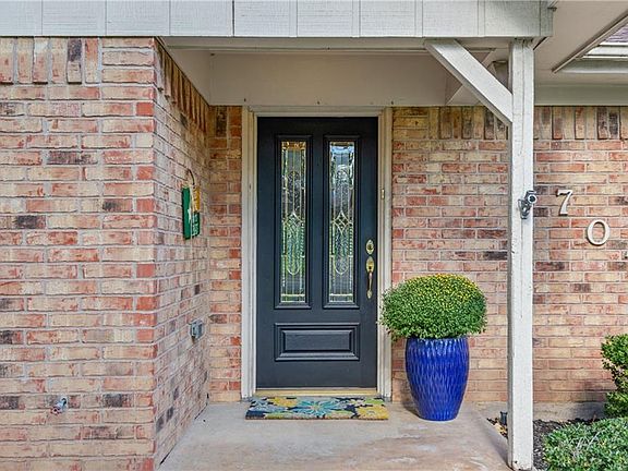 4th image of 707 Willow Creek Dr
