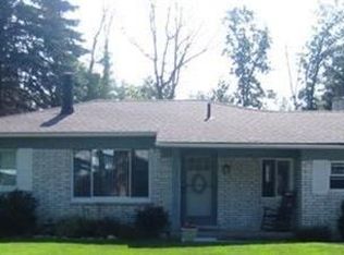832 E Oxhill Dr, White Lake, MI