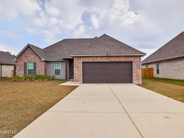 15376 High Point Dr, Gulfport, MS 39503