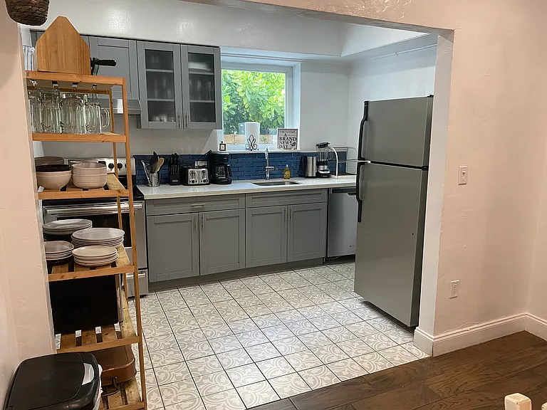 1330 SW 15th St #1 — Photo 5