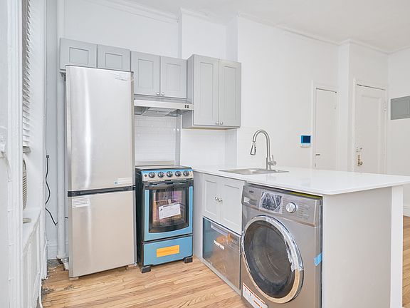 3rd image of 430 E 66th St APT 9