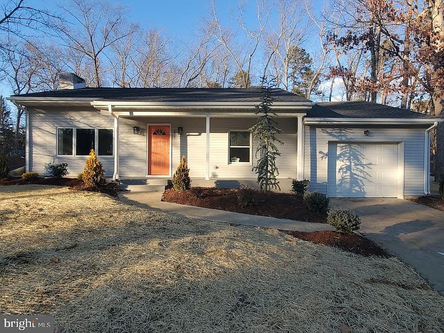 1st image of 2901 N Lakeshore Dr