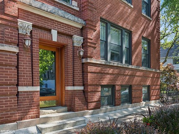 2nd image of 1318 W Bryn Mawr Ave APT 2